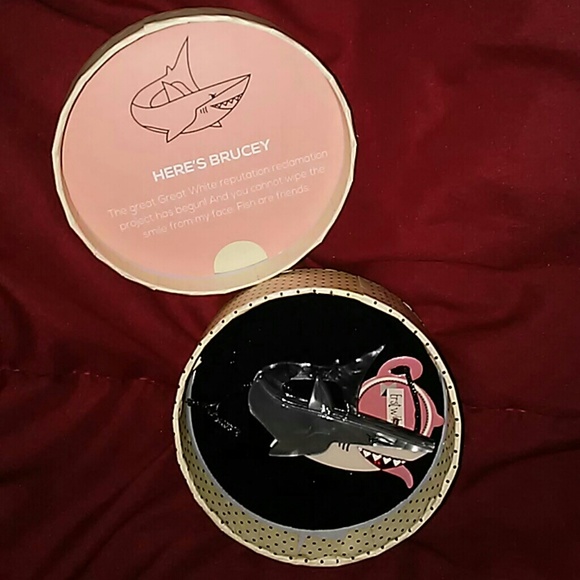 Erstwilder Brooch - Picture 2 of 2